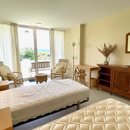 The Cliffs - A Pedrinha *