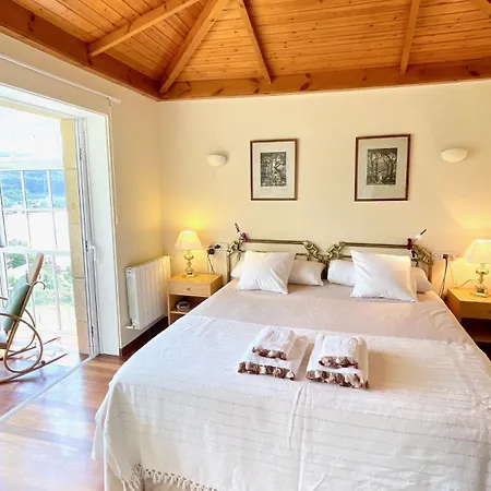 The Cliffs - A Pedrinha *